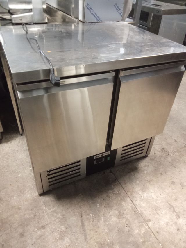 Mese fría bajo mostrador frío  gastro