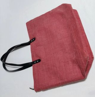 Bolsa de playa grande, en color rojo granate
