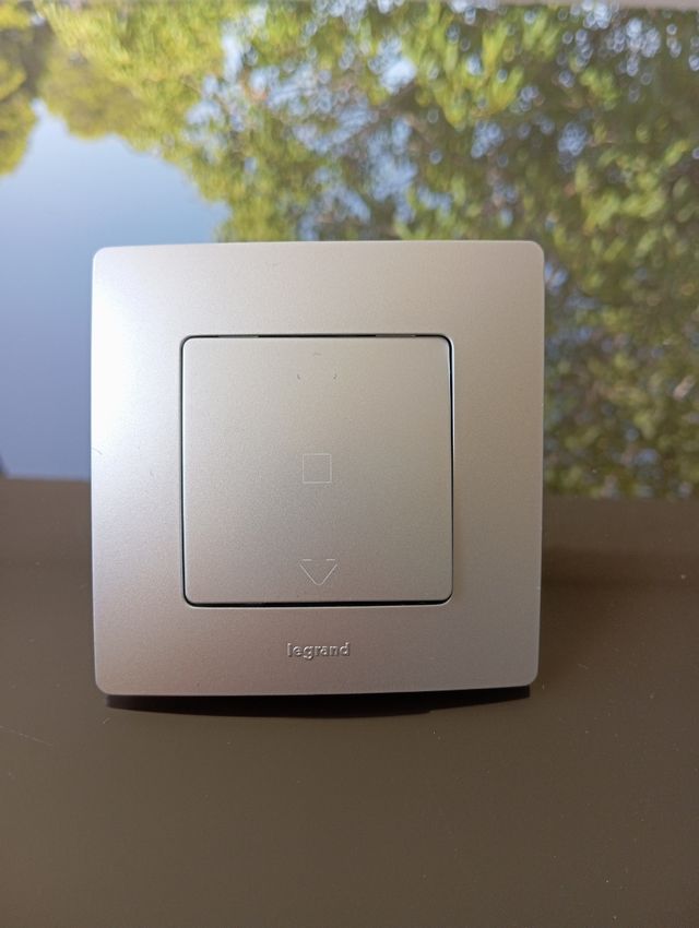 Pulsador Legrand para persiana