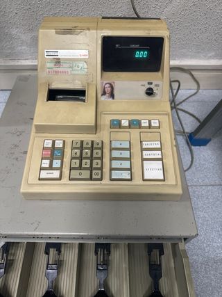 Caja registradora antigua