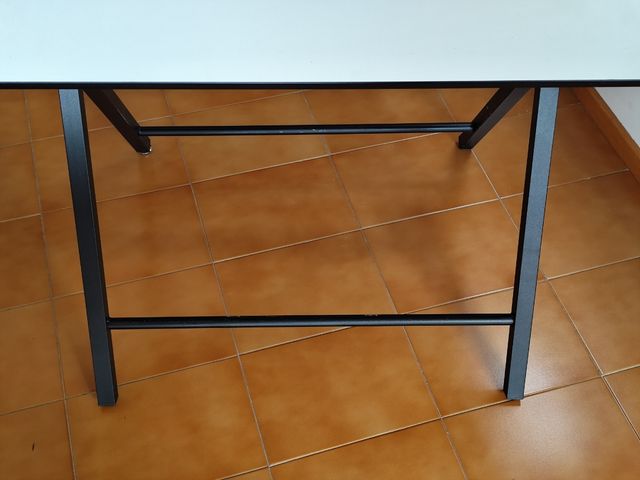 Mesa de dibujo inclinable blanca