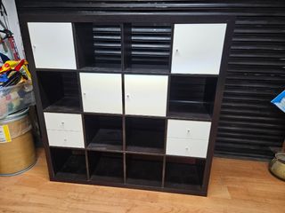 Estantería modular blanco-negro