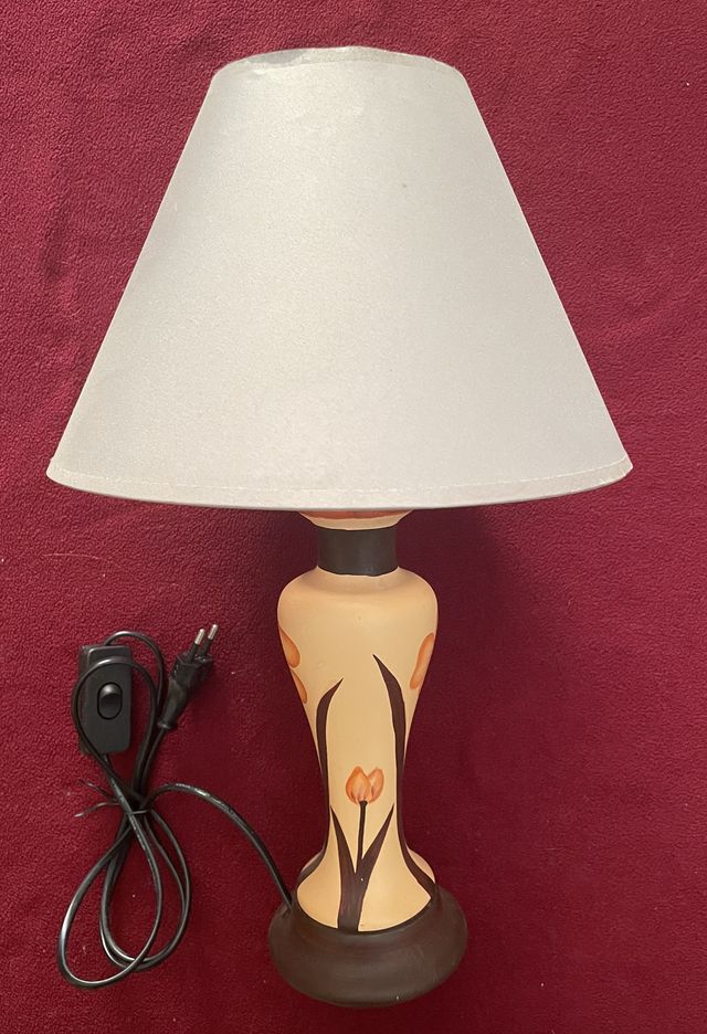 Lampara mesilla cerámica gris beige.