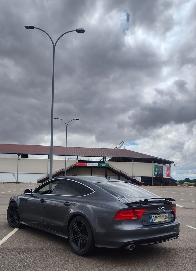 Audi A7 2011 - foto 1