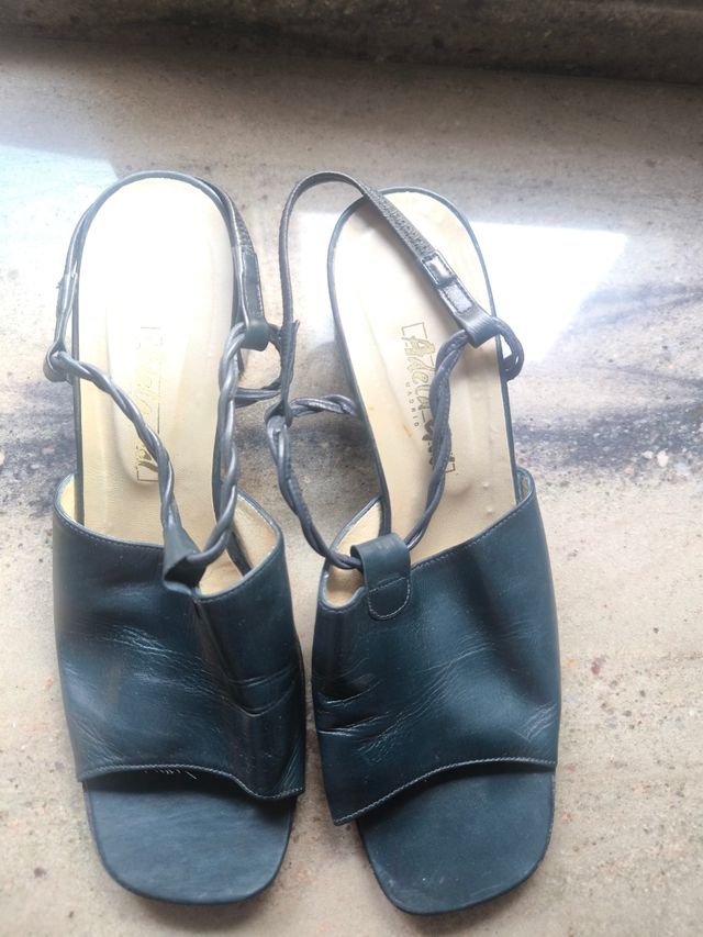 Sandalias Arela tacón azul marino piel 38