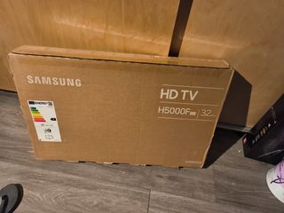 TV Samsung 32" H5000F nueva