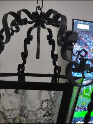 Farol antiguo de metal