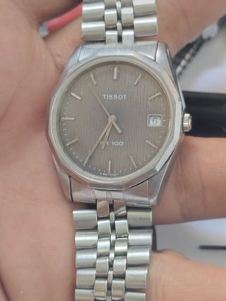 Reloj Tissot F100 de pila 