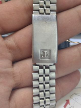 Reloj Tissot F100 de pila 