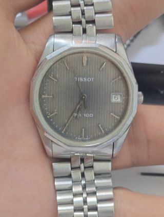 Reloj Tissot F100 de pila 