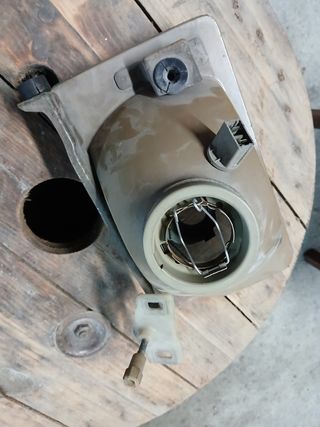 Faro derecho Hella para Ford Orión 86-90