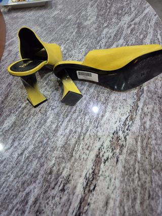 Sandali Pollini gialli n.40