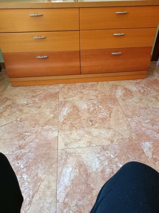 Cabecero, 2 mesitas y un tocador de 6 cajones