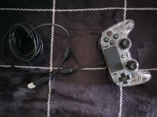 PS4 Slim 1 TB - 2 mandos + 15 juegos - Precio neg.