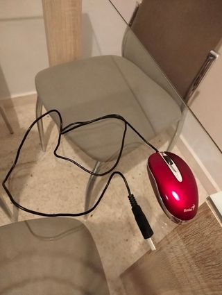 Portátil Packard Bell 11" rojo.  SIN BATERIA