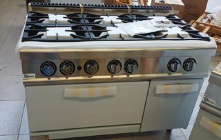 Cocina 6 fuegos con horno y mueble