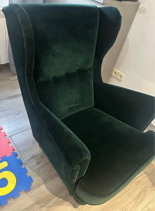 Sillón orejero Djuparp verde oscuro