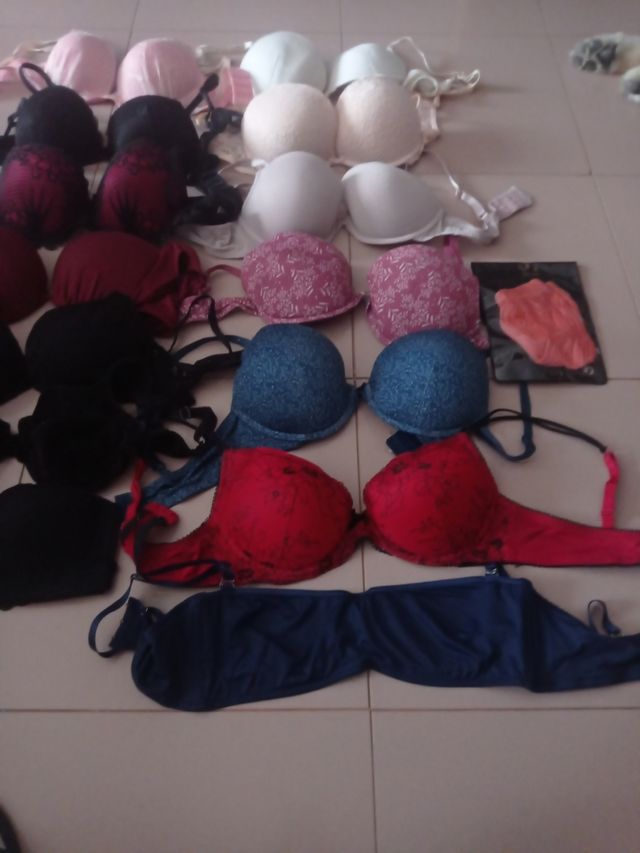 15, Sujetadores - varios colores. Las tallas 95,90