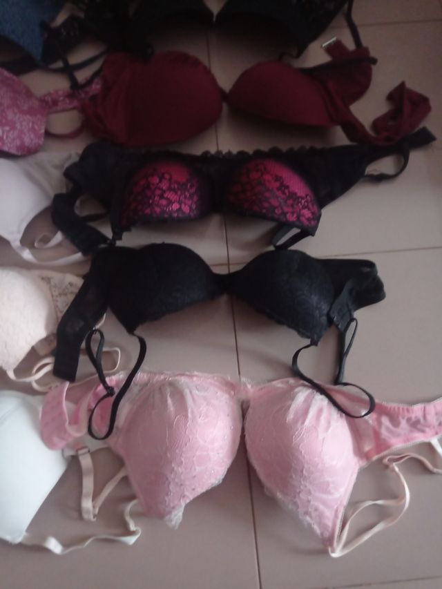 15, Sujetadores - varios colores. Las tallas 95,90