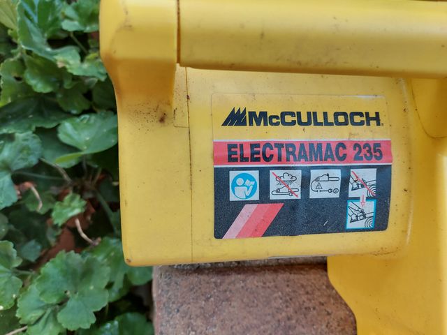 Motosierra eléctrica McCulloch 235