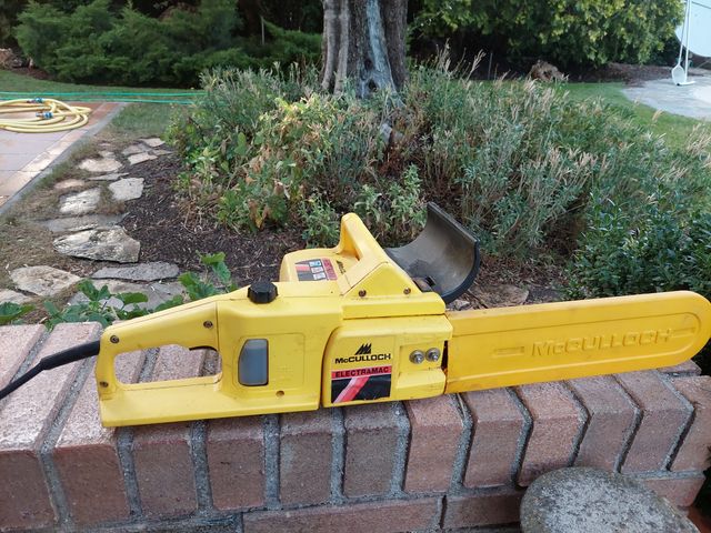 Motosierra eléctrica McCulloch 235