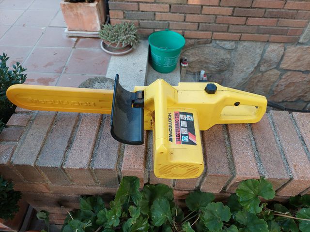 Motosierra eléctrica McCulloch 235