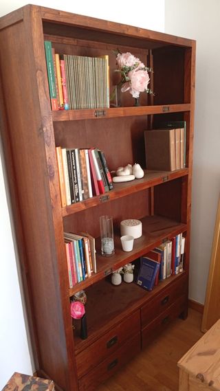 Librería de madera maciza