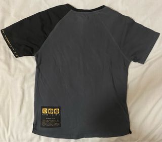 Camiseta Zara niño gris-negro
