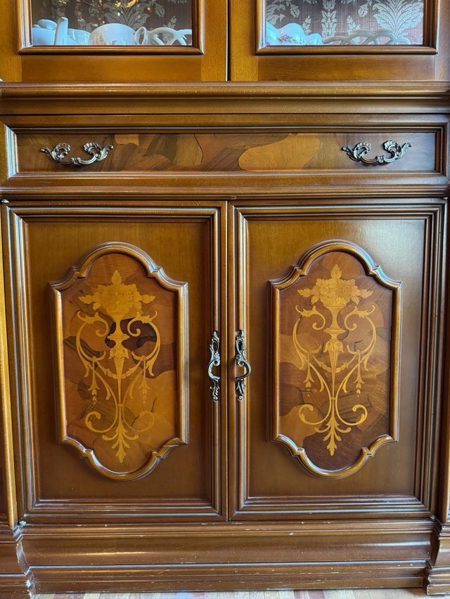 Librería clásica madera con marquesinas - vitrina