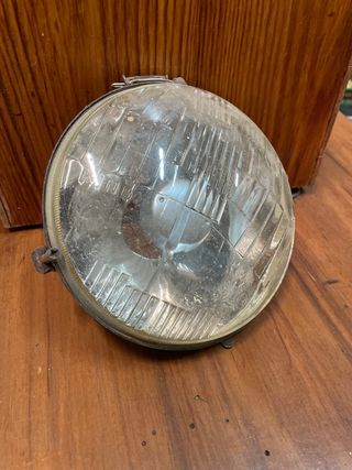 Faro antiguo Seat 600