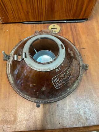 Faro antiguo Seat 600