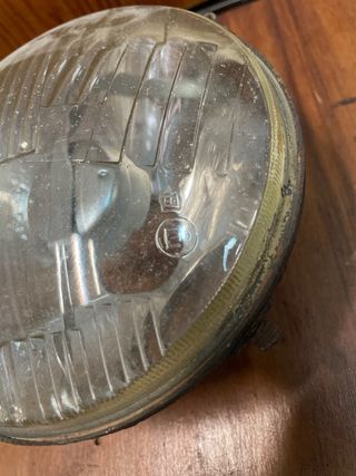 Faro antiguo Seat 600