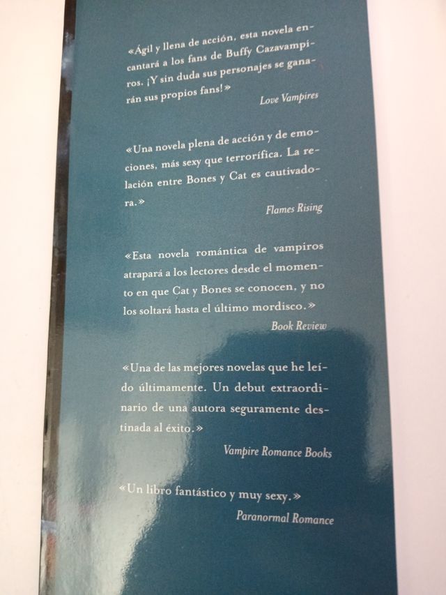 BESOS DE SANGRE (Spanish Edition)