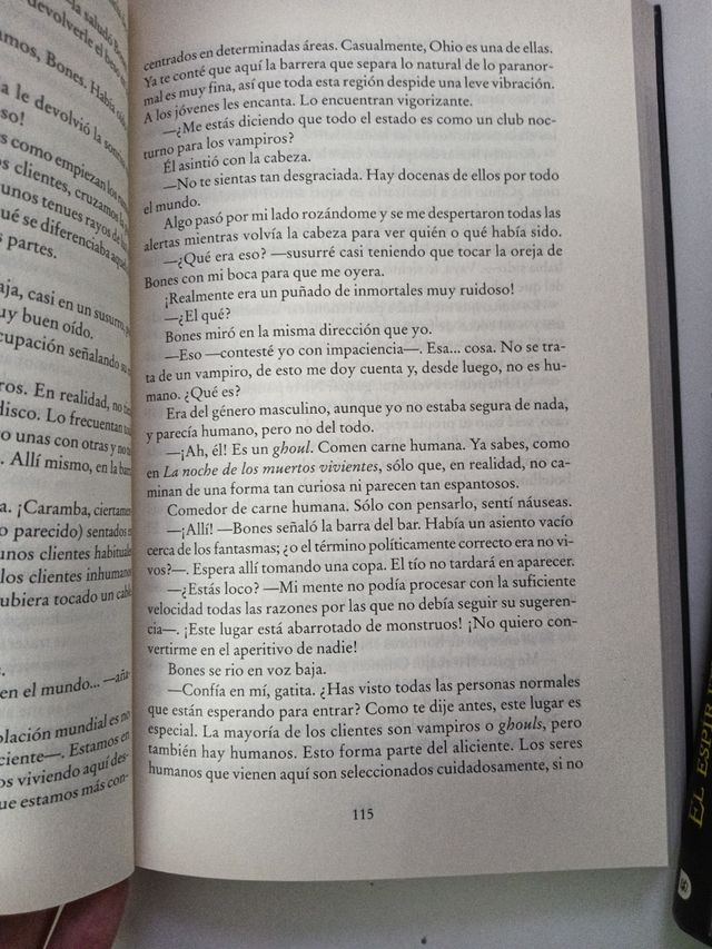 BESOS DE SANGRE (Spanish Edition)