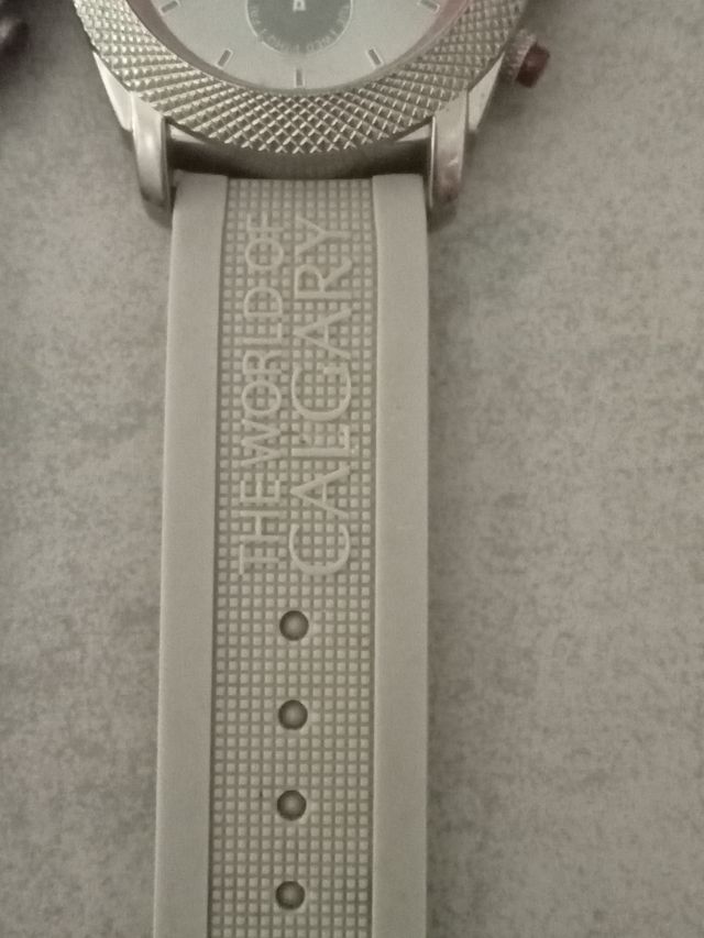 2 relojes Calgary: ¡funcionales!