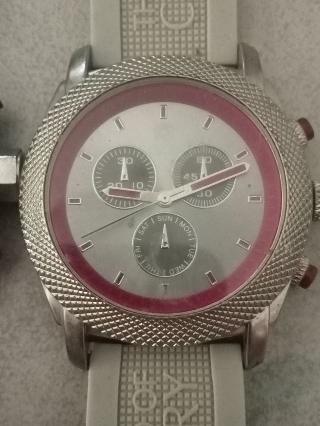 2 relojes Calgary: ¡funcionales!