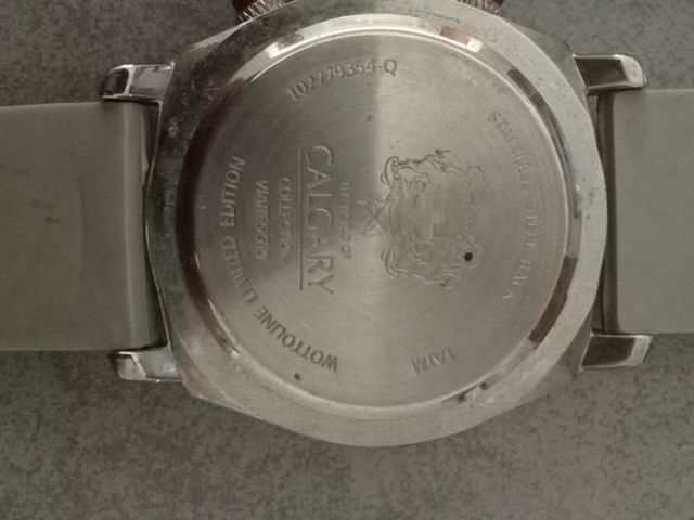 2 relojes Calgary: ¡funcionales!