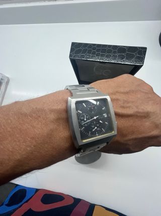 Reloj Guess Collection cronógrafo