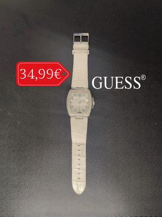 Reloj de acero marca GUESS.