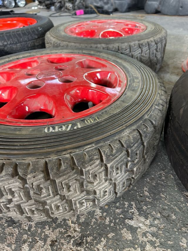 LOTE DE LLANTAS ORIGINALES DE FORD SIERRA