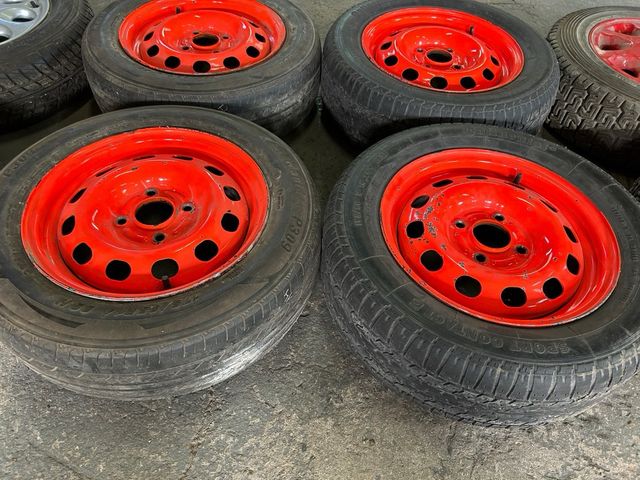 LOTE DE LLANTAS ORIGINALES DE FORD SIERRA