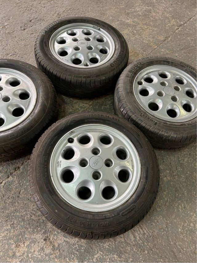 LOTE DE LLANTAS ORIGINALES DE FORD SIERRA