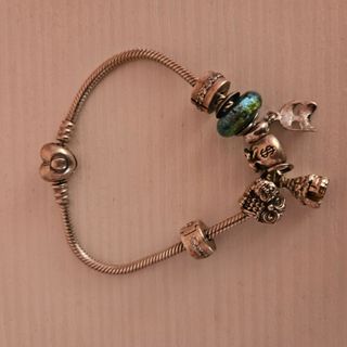 Bracciale Pandora con ciondoli