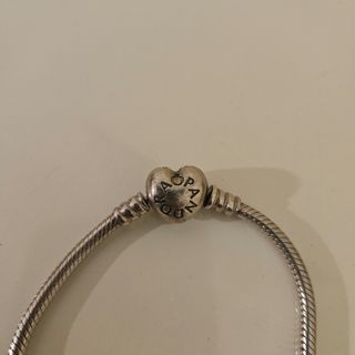 Bracciale Pandora con ciondoli