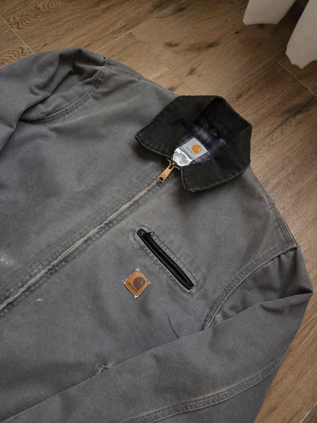 Chaqueta Carhartt Detroit J97 Gris