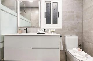 Piso en venta reformado actual, menos cocina.