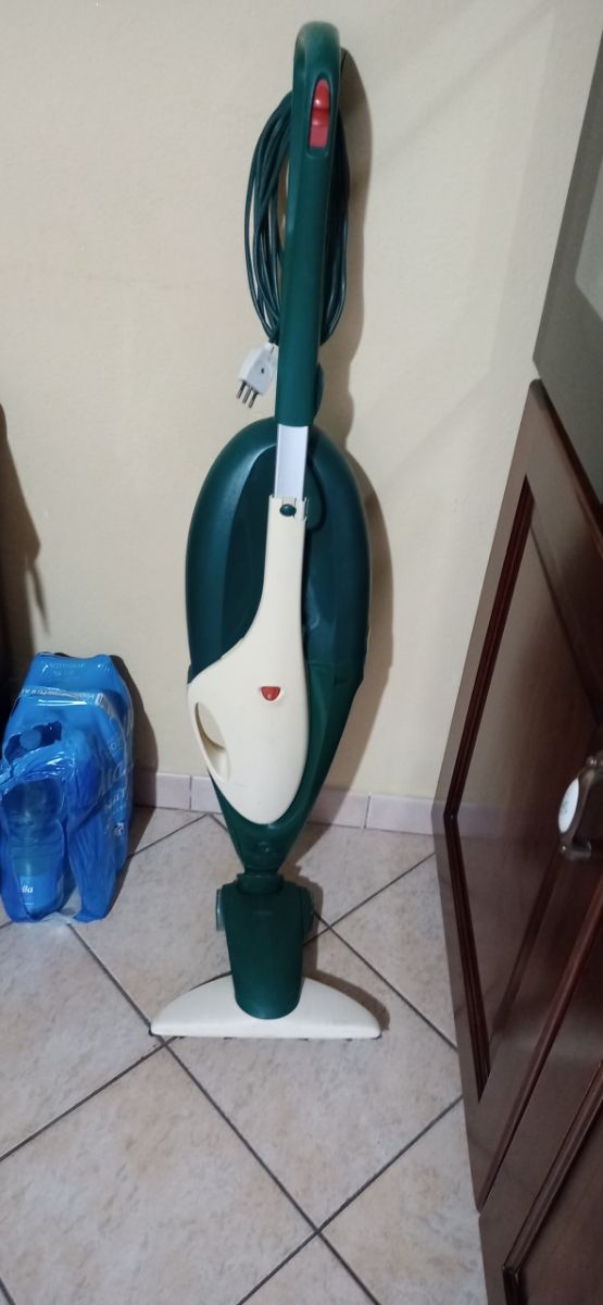 Folletto VK 135 Aspirapolvere