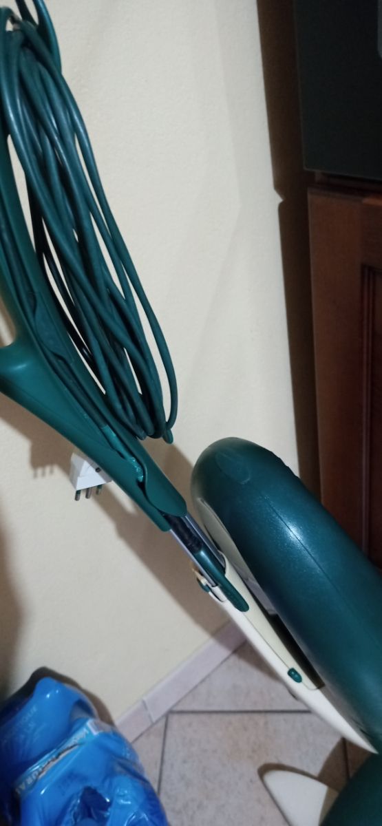 Folletto VK 135 Aspirapolvere