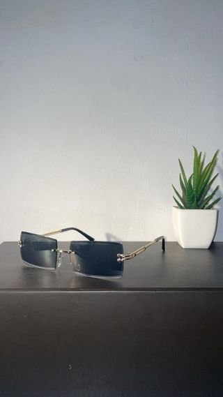 Gafas de sol cuadradas - Negras y doradas
