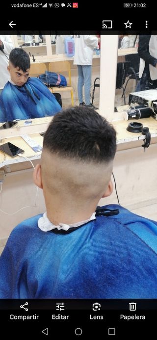 Busco trabajo peluquero